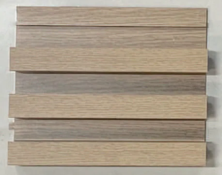 Vertical batten doors / View 5