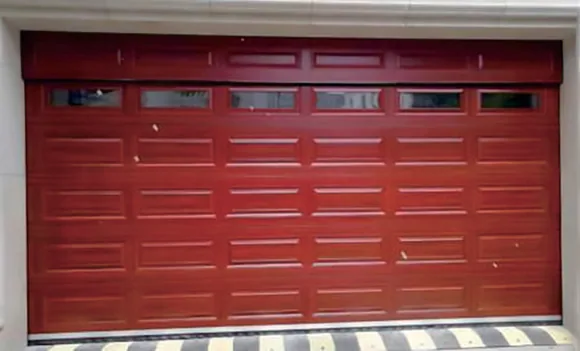 Raised-panel doors / View 2