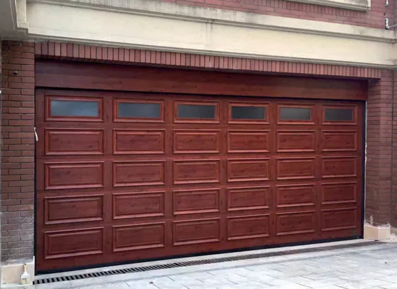 Raised-panel doors / View 3