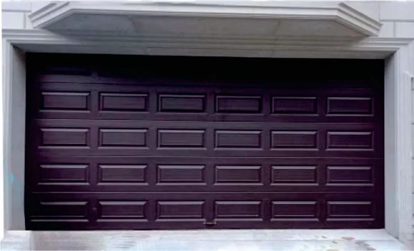 Raised-panel doors / View 3
